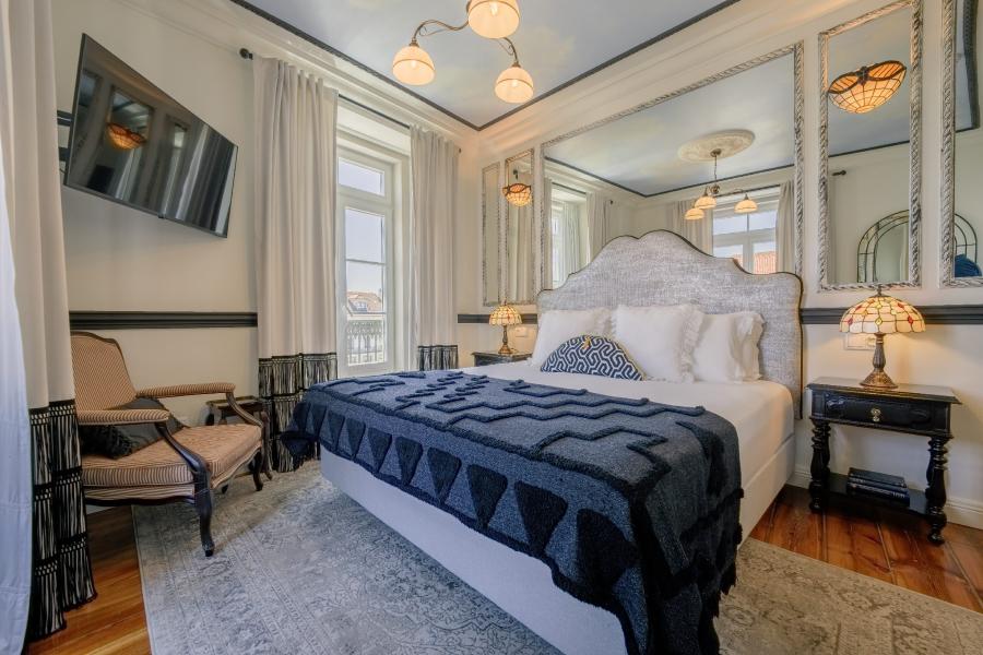 Each Wing, an Ode to Portuguese Poets